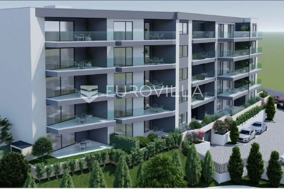 makarska, novogradnja, trosoban stan s terasom i vrtom te predivnim pogledom na more - slika 3