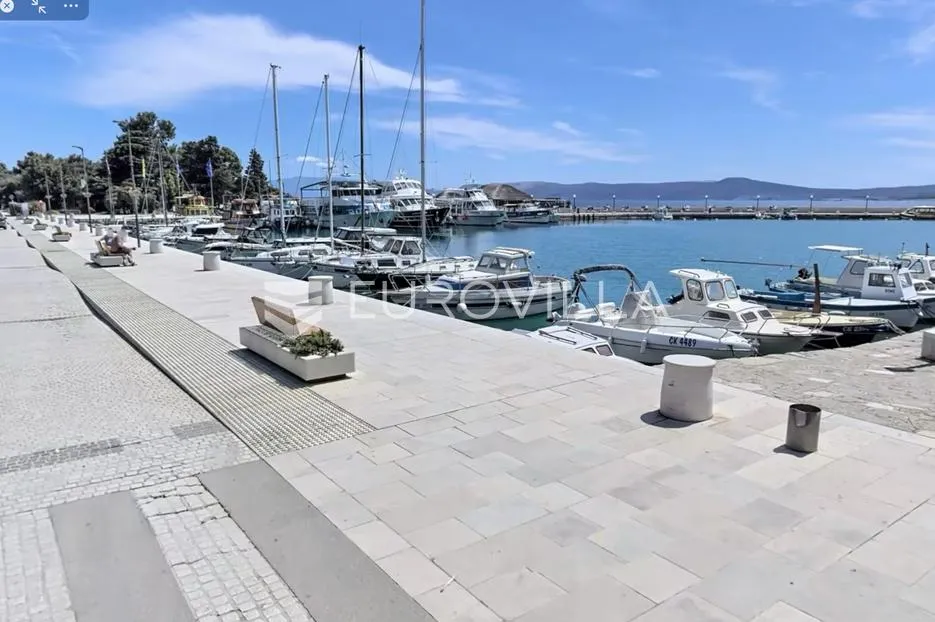 crikvenica, najam restorana s terasom u centru, uređen, terasa, pogled na more - slika 8