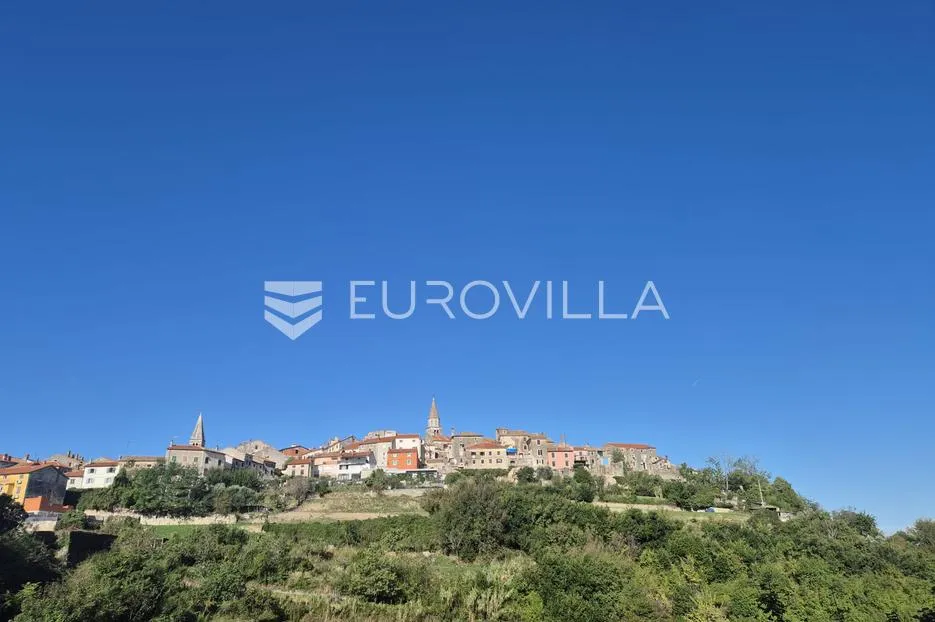 istra, buje, građevinsko zemljište 1036 m² na odličnoj lokaciji - slika 4