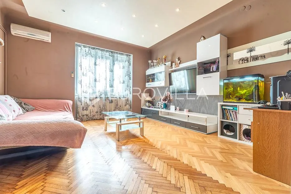 Zagreb, Bauerova, dvosoban stan 68 m² - Donji grad