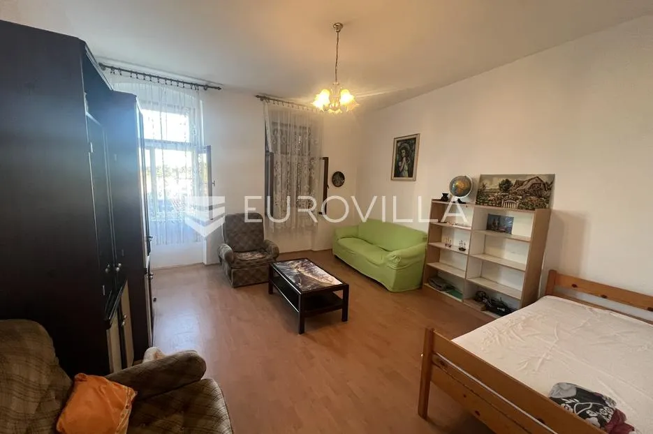 pula, kaštanjer stan u starogradnji 65 m2 - slika 2