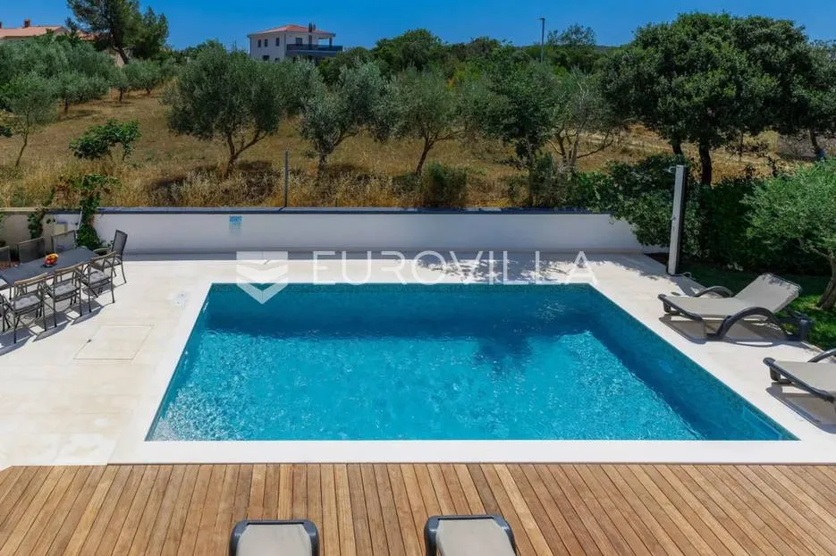 medulin, pomer, moderna samostojeća kuća 400 m² s bazenom u blizini mora - slika 38