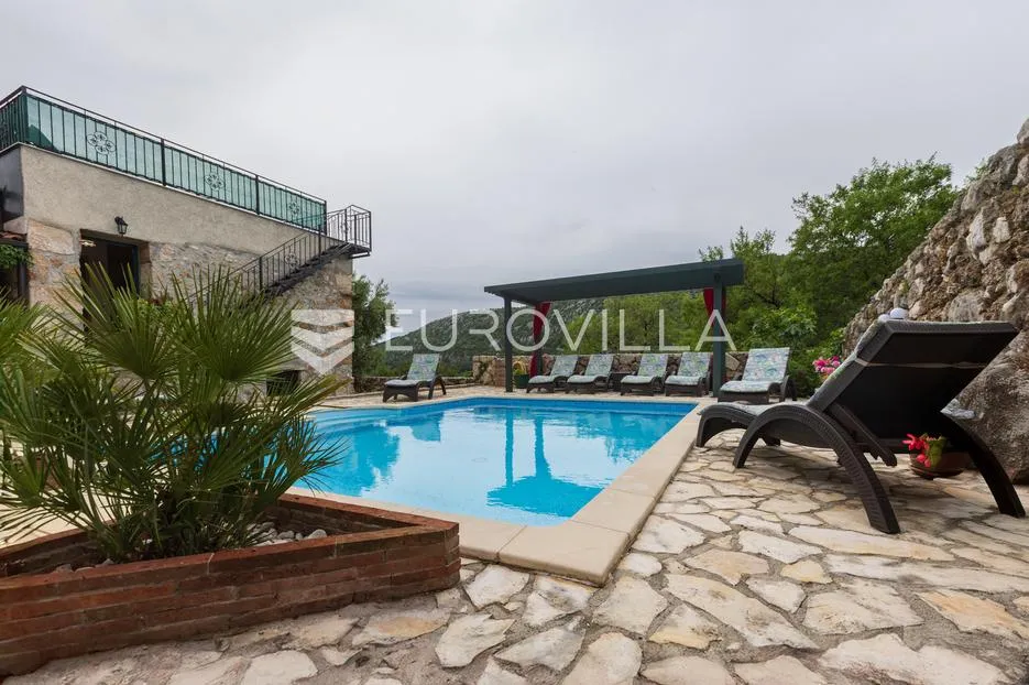 vinodolska općina, bribir, šarmantna vila s pomoćnim objektom i bazenom - slika 43