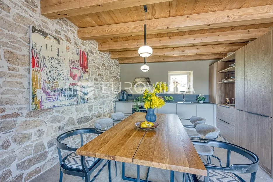 istra, labin, šumber, unikatna samostojeća villa na velikoj okućnici s pogledom - slika 19
