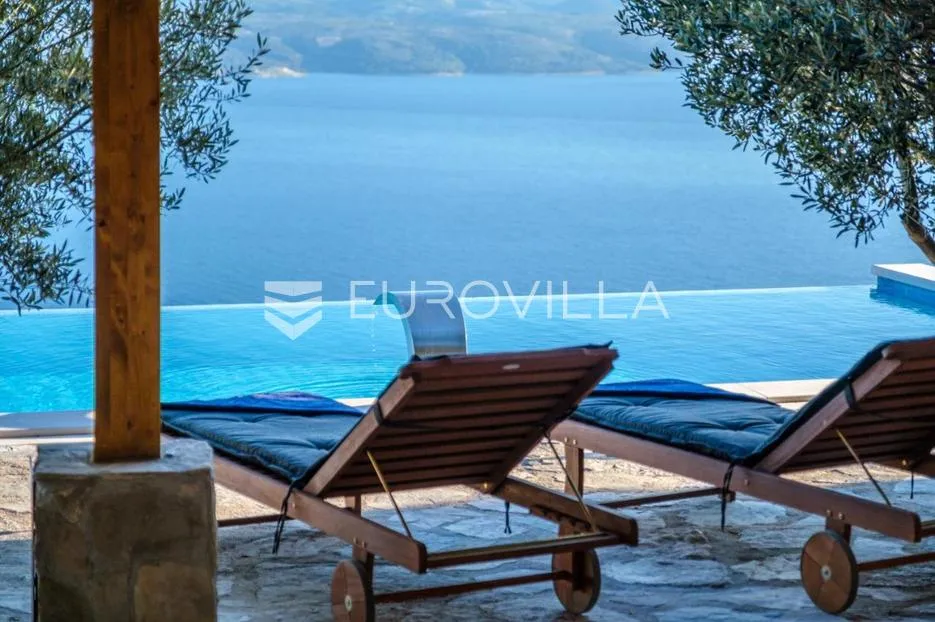 omiš, stanići, lijepa kuća s pogledom na more ukupne površine 160m2 na zemljištu površine 2546 m2 - slika 28