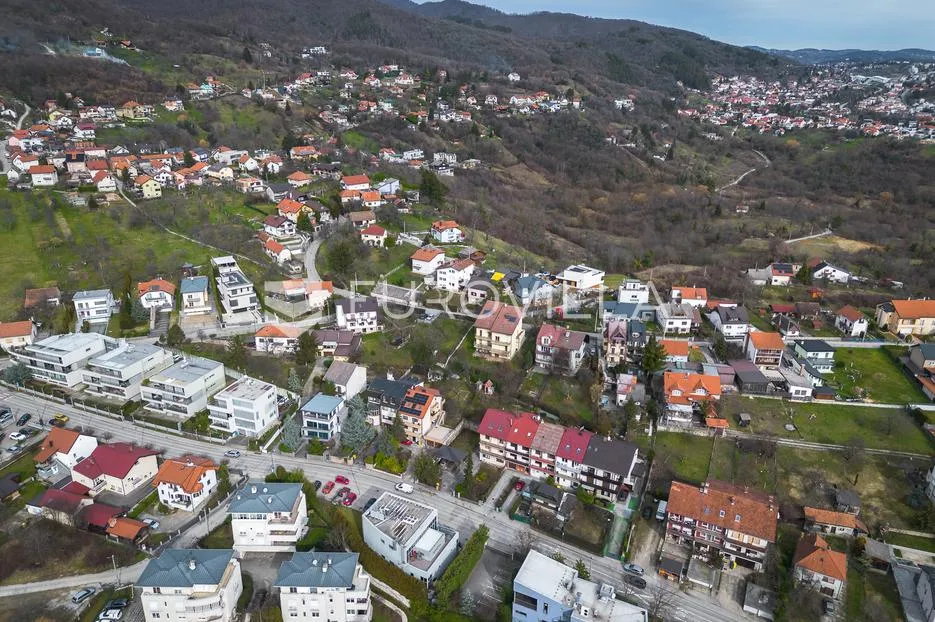 zagreb, mlinovi, odlična kuća u nizu s vrtom, garaža - slika 43