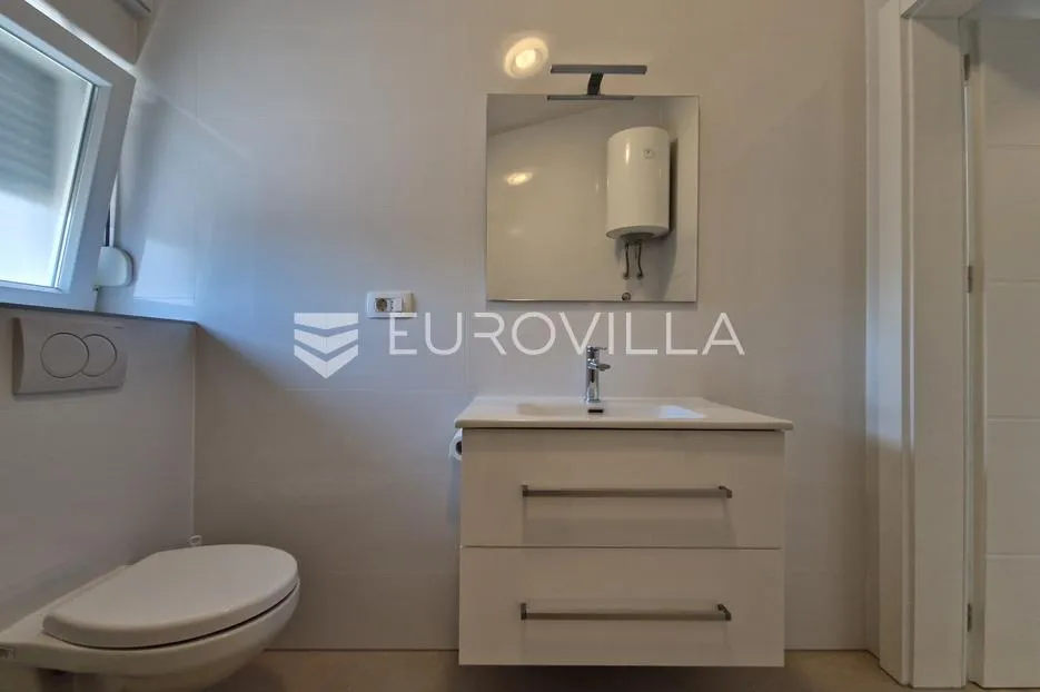 vir, moderan trosoban apartman u centru vira, 600 m od plaže - slika 16