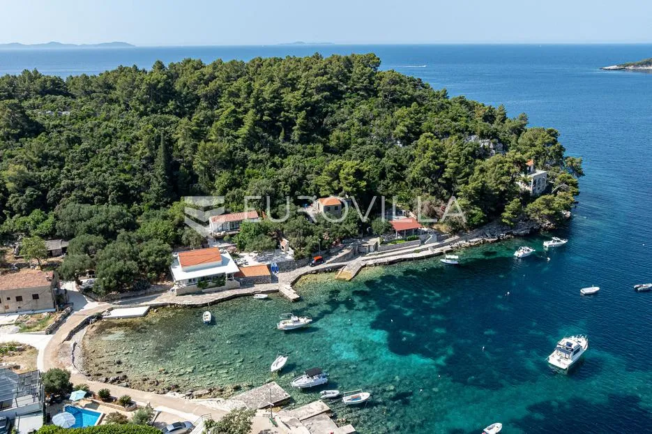 Otok Korčula, Blato, uvala Gršćica, zemljište s ruševnim objektom