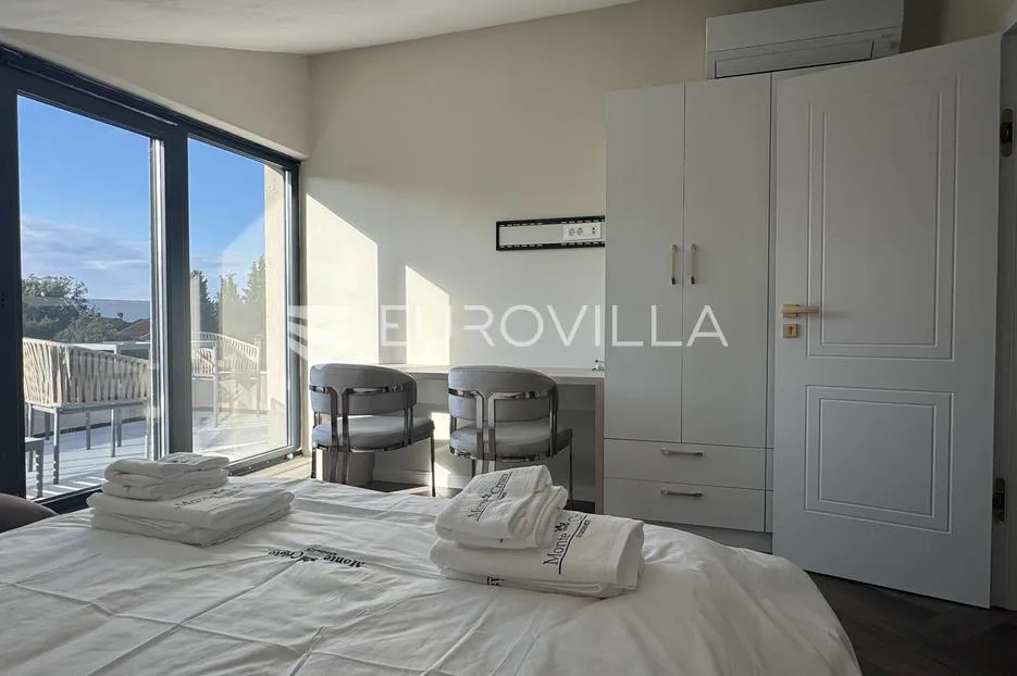 istra, rovinj, luksuzni stan 130m2 s 4 spavaće sobe na 2. katu novogradnje - najam do 1.6. - slika 16