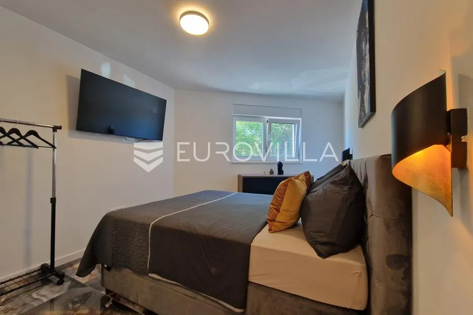 vir, moderan apartman s dvije spavaće sobe, terasom, vrtom i 2 parkirna mjesta, centar - slika 5