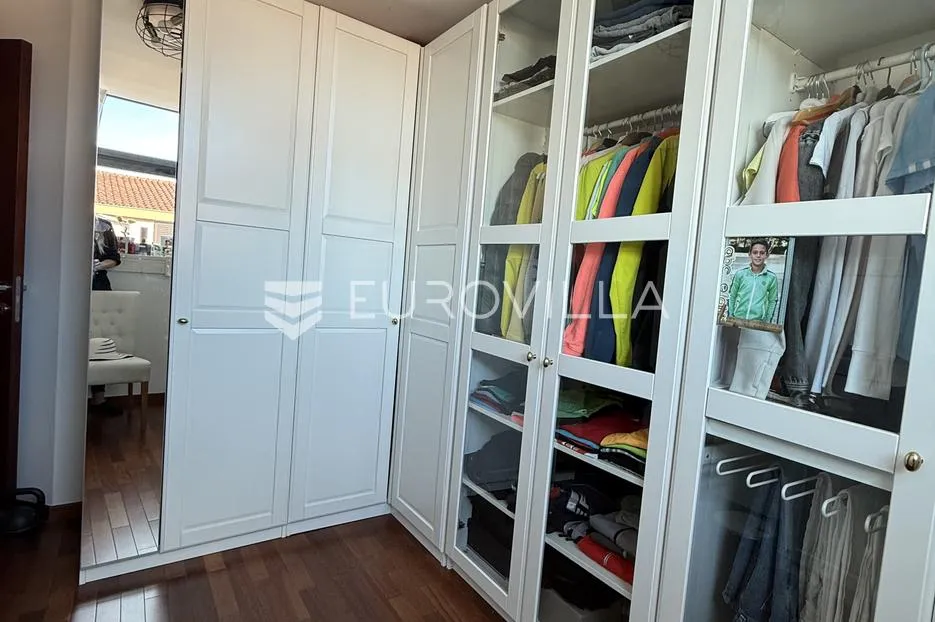 zadar, borik dizajnerski moderno uređen trosoban stan na prvom katu 96 m² - slika 11