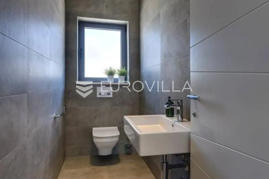 istra, vodnjan vila s pogledom na brijune 499 m2 - velika okućnica - slika 26