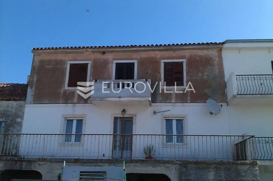 hvar, sućuraj, kuća na samoj rivi za adaptaciju - slika 2
