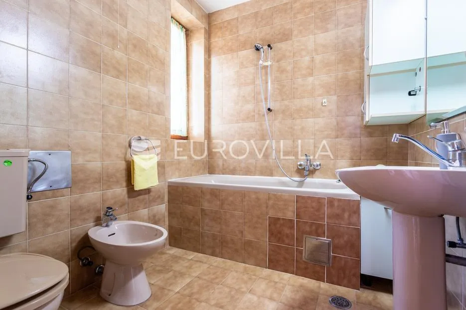 čiovo, lijepa samostojeća kuća s otvorenim pogledom na more - slika 16