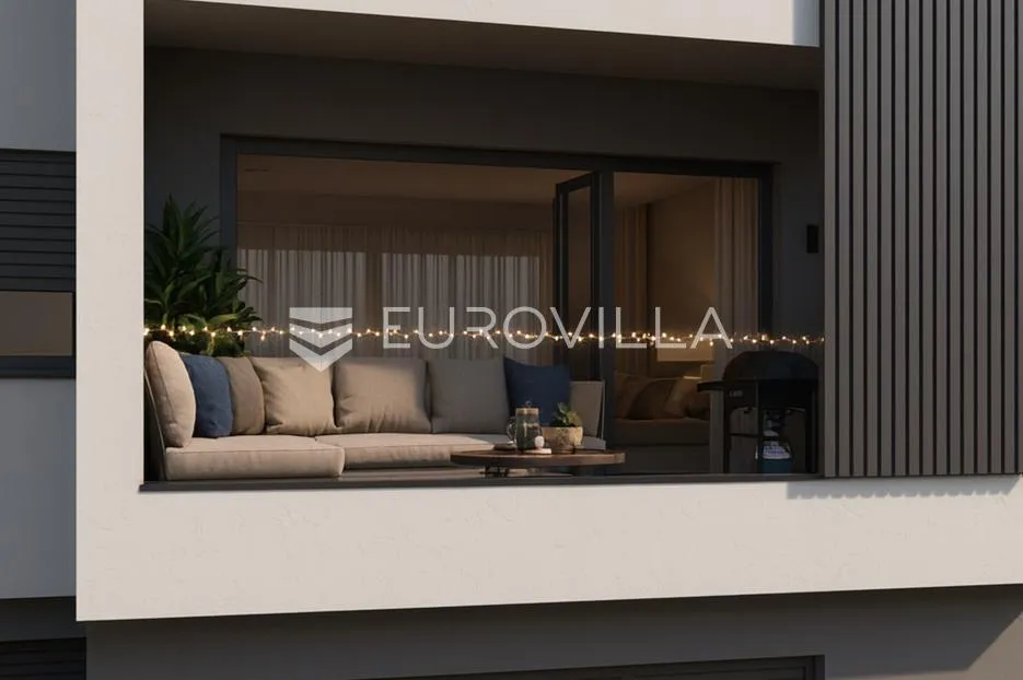 kaštel stari, trosoban stan s tri lođe, prvi kat - slika 9