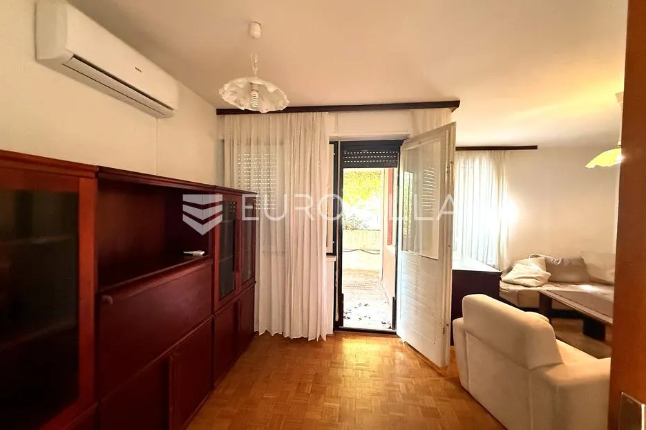 zadar, bili brig, funkcionalan dvosoban stan od 69,11 m² s privatnim vrtom od 130 m² - slika 3