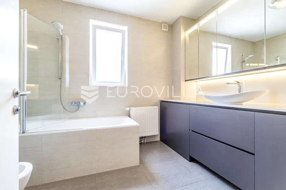 zagreb, srebrnjak, prostran četverosoban stan 139 m², terasa, 2 parking mjesta, spremište - slika 8