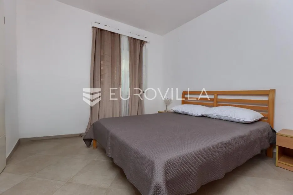 senj, kuća 160 m² s vrtom i pogledom na more - slika 7