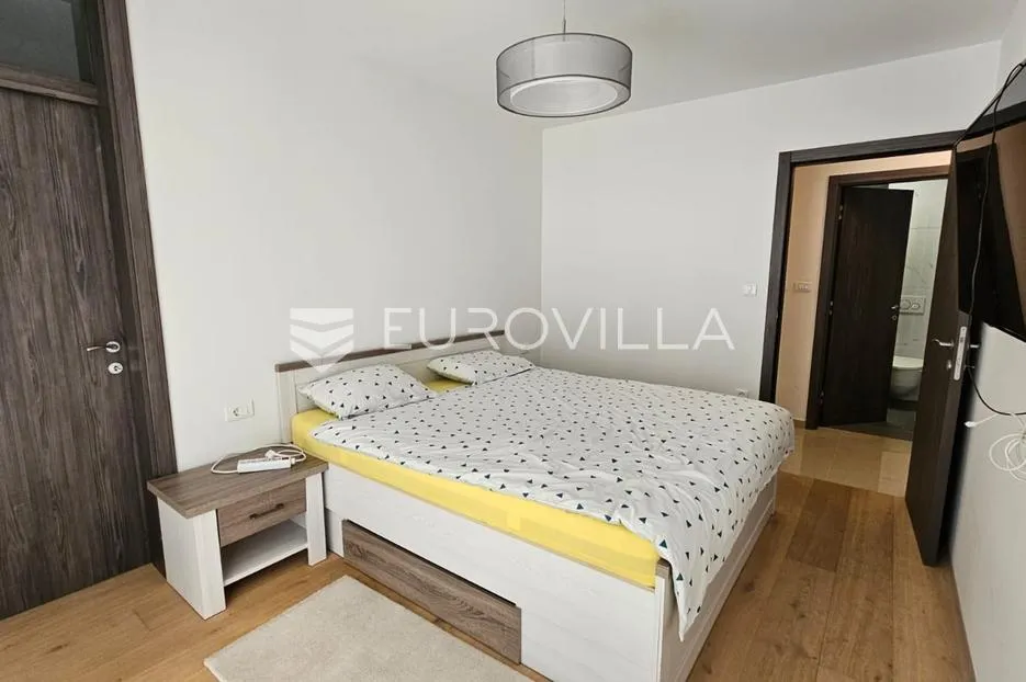 istra, pula, moderan trosobni stan 68 m² s terasom 80 m u blizini mora - slika 10
