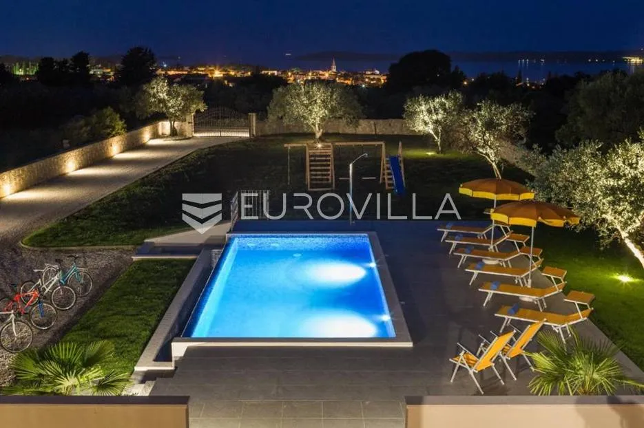 istra, fažana, villa sa bazenom i direktnim pogledom na fažanu i brijune - slika 4