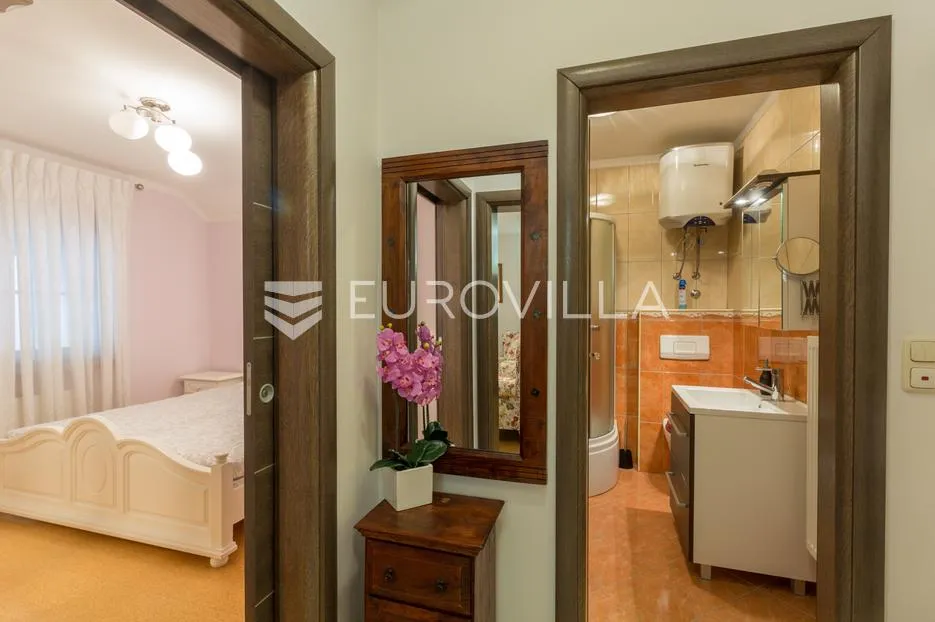 istra, pula prilika za investiciju, apartmanska kuća podijeljena na 3 stambene jedinice - slika 46