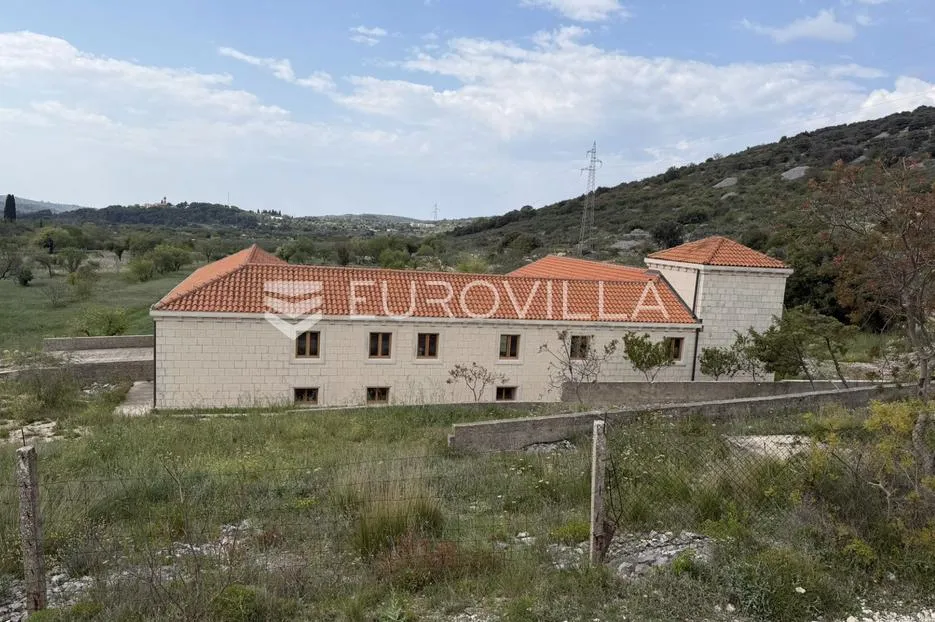 brač, nerežišća, kamena vila na prostranom imanju od 28.122 m² - slika 22