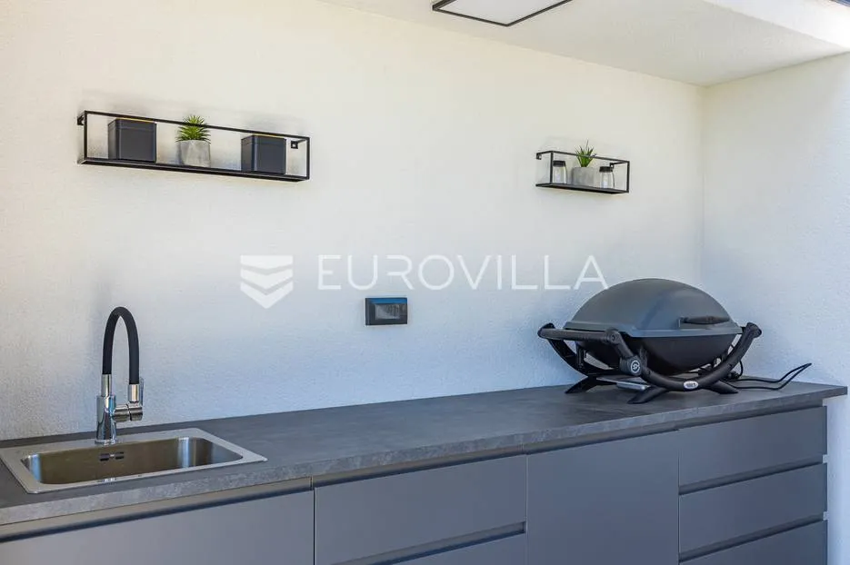 istra, medulin, prekrasna moderna dvojna vila 220 m² - slika 130