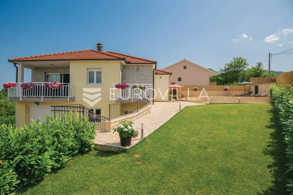 imotski, zmijavci, prekrasna vila s bazenom - slika 4