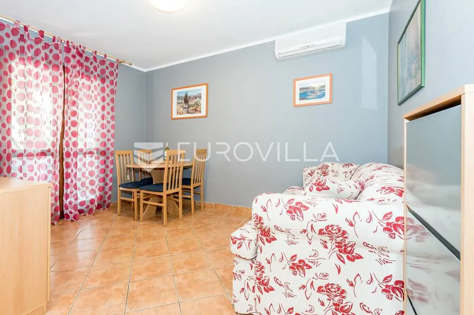 šibenik, grebaštica, kuća s apartmanima drugi red od mora - slika 5