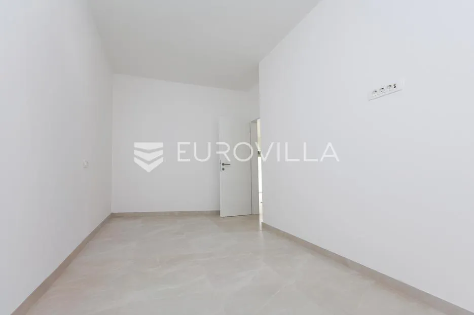 crikvenica, trosoban stan 72 m² s prostranom terasom i parkingom - slika 5