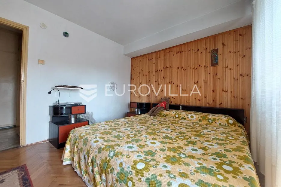istra, pula, stan s pogledom na grad i šumu - slika 13