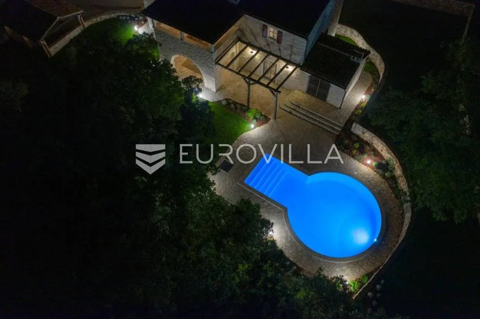 istra, tinjan, elegantna kamena vila s bazenom, iznimne kvalitete gradnje - slika 3
