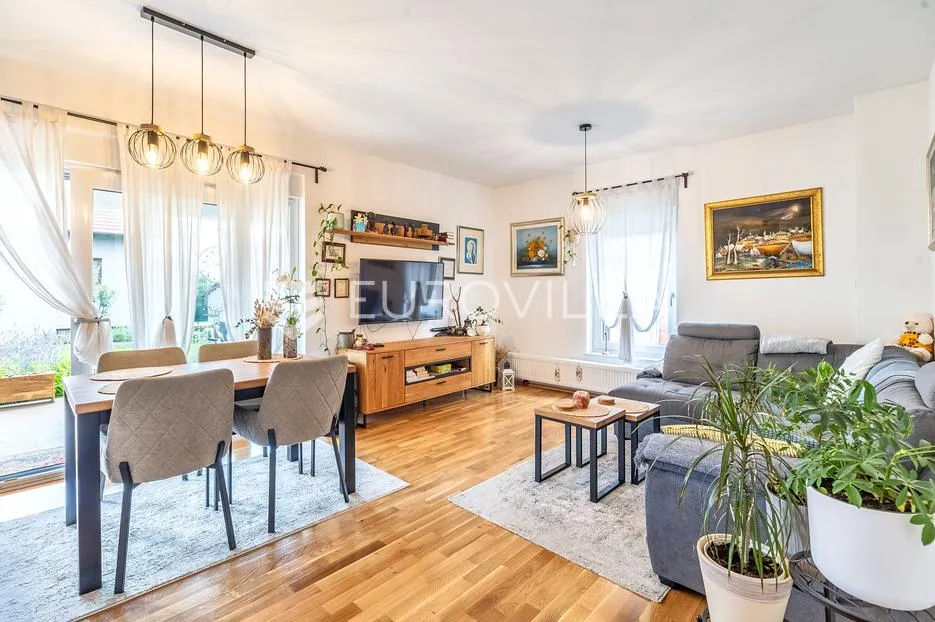 zagreb, gornja dubrava, obiteljska kuća s dva stana površine 200 m² novogradnja - slika 9