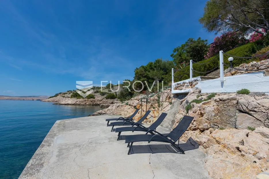 jablanac, prvi red do mora, mediteranska oaza s bazenom u parku prirode velebit - slika 11