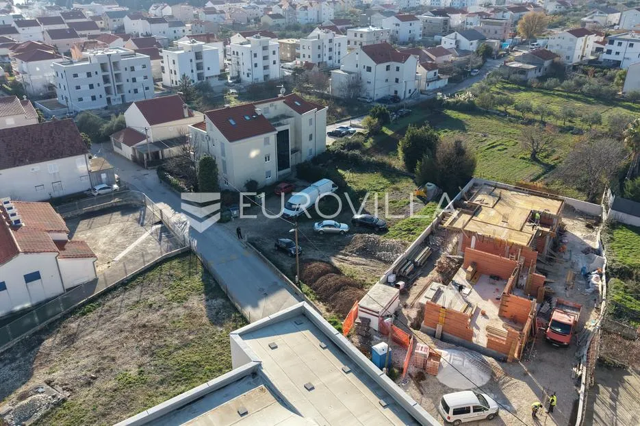 kaštel lukšić, trosoban penthouse s krovnom terasom i dva parkirna mjesta - slika 12