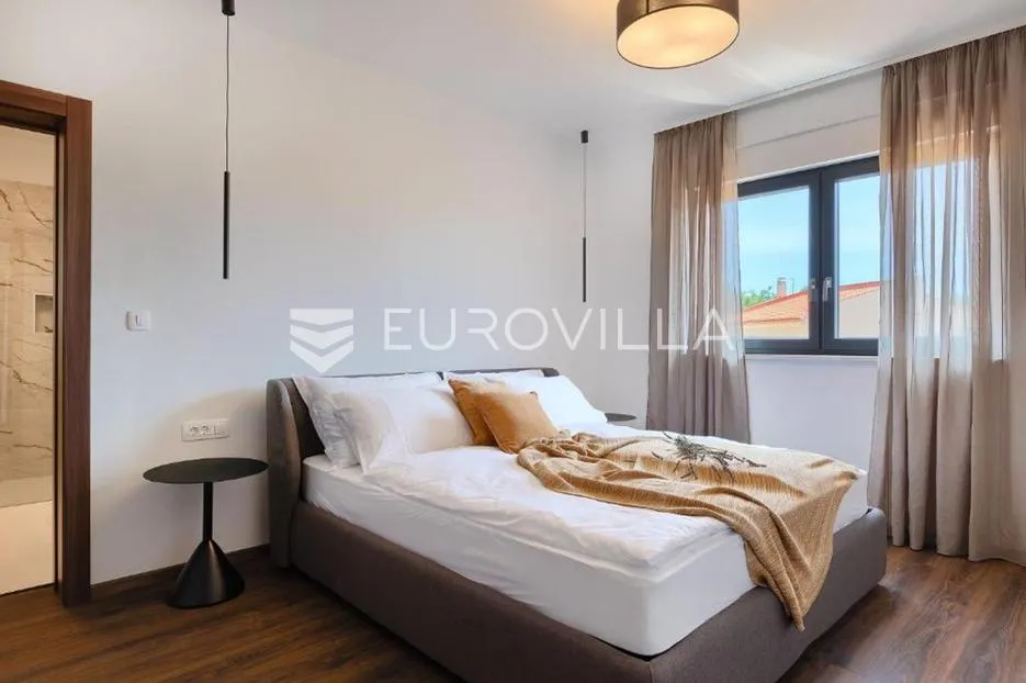 istra, svetvinčenat, moderna luksuzna vila s grijanim bazenom - slika 20