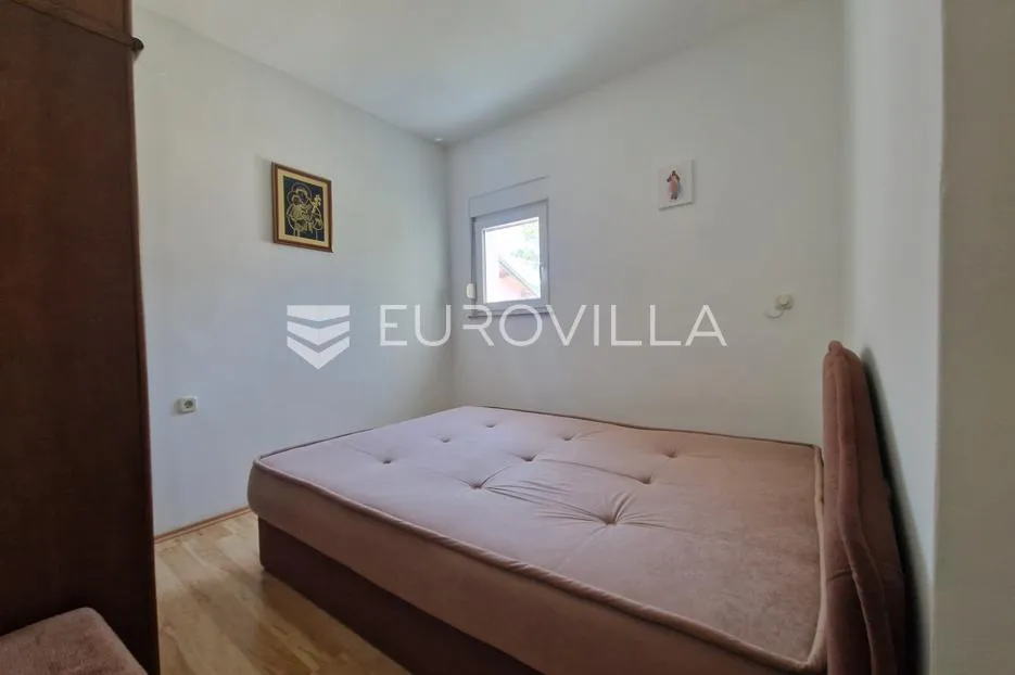 vir, samostojeća kuća s uređenim apartmanom i roh bau katom, 500 m od mora - slika 25
