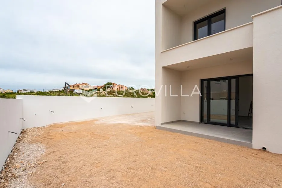 vodice, prostran dvosoban stan, 115,56 m² - slika 15