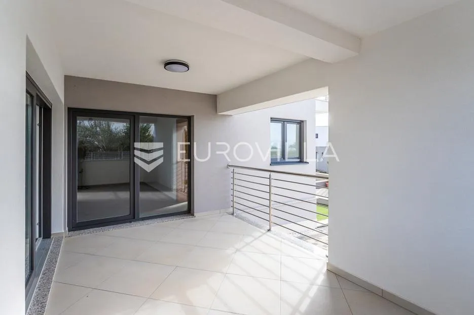 primošten, moderan stan, 83,05 m² - slika 12