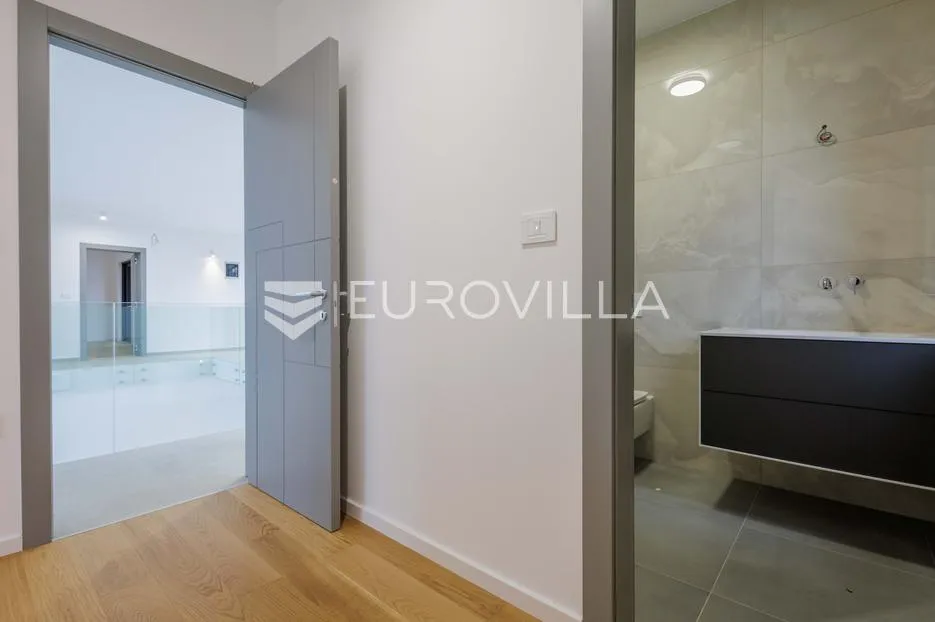 istra, pomer, unikatna, moderna villa 20 m od mora 417 m² - slika 22