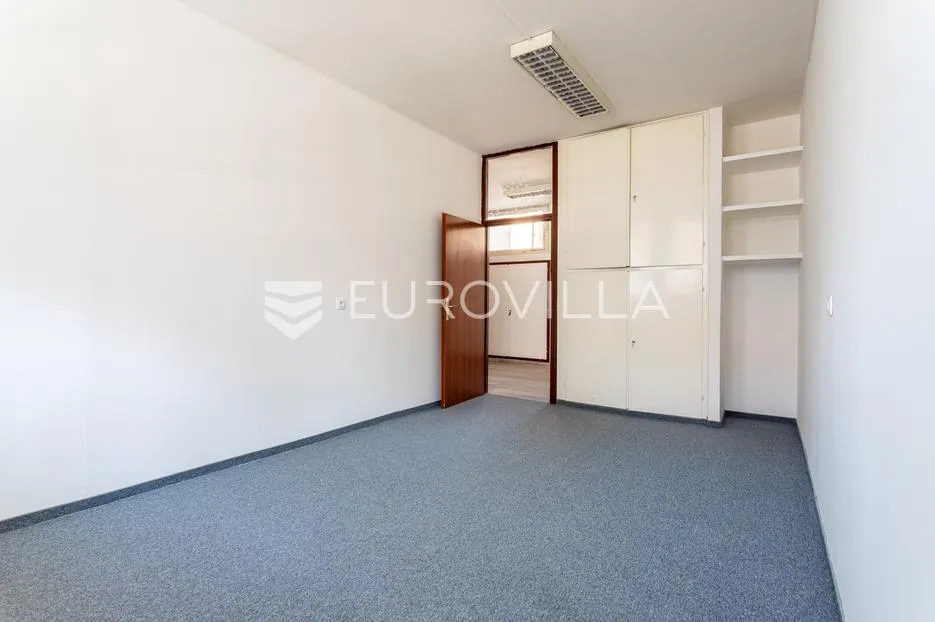 split, zvonimirova ulica, prostran ured 162 m² - slika 6