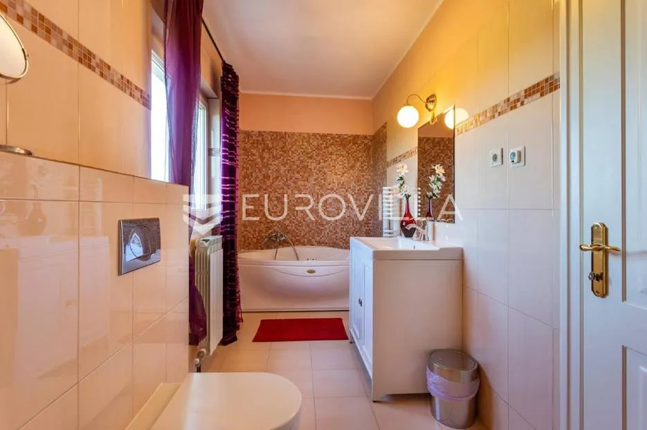 rakalj, predivna, prostrana villa s bazenom i velikom okućnicom, 452 m² - slika 22
