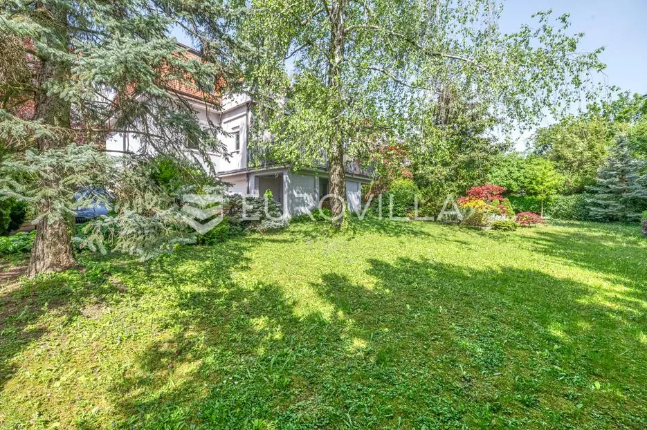 zagreb, srebrnjak, prekrasna vila s uređenom okućnicom - slika 5