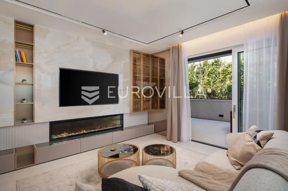 opatija, luksuzan četverosoban stan s privatnim bazenom 220,92 m² - slika 21