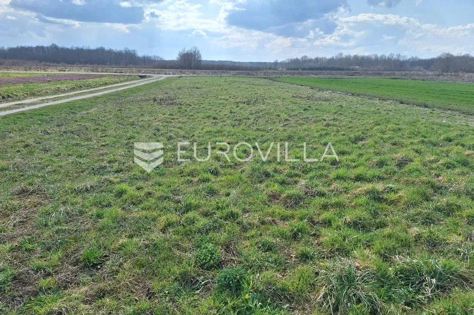 Karlovac, Brođani, građevinsko zemljište, 1433 m², 150 m od rijeke Kupe