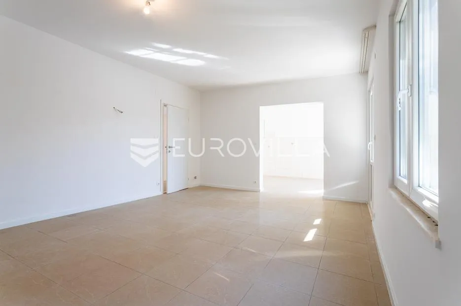 podstrana, kuća s četiri stambene jedinice u blizini mora, 340m2 - slika 11