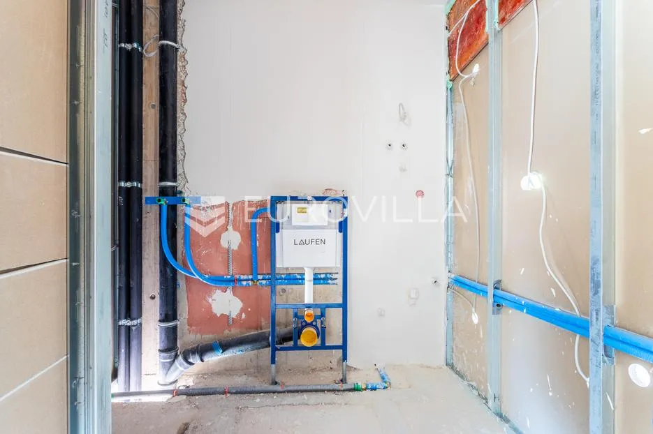 makarska, stan s pogledom na more, prenamijenjen u dva jednosobna apartmana, novogradnja - slika 11
