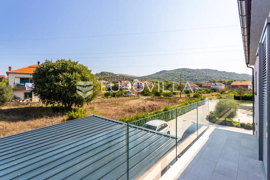 šibenik, bilice, novogradnja, prekrasna moderna vila s bazenom - slika 32