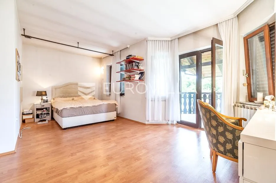 zagreb, sesvete, 2 atraktivne kuće 458 m2 - slika 12