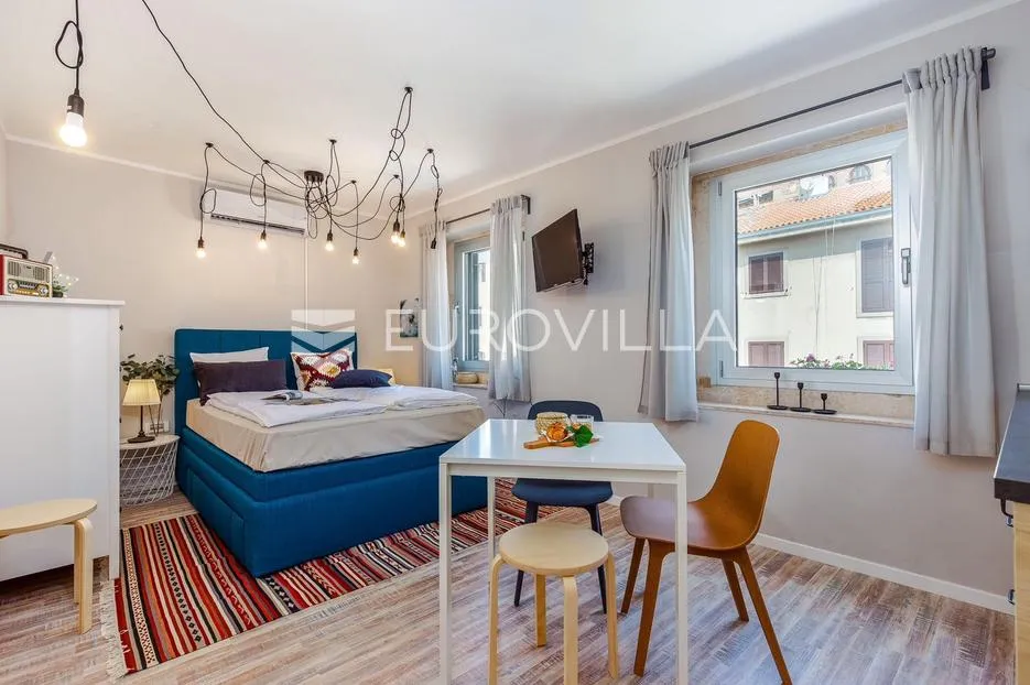 rijeka, centar, novouređen dvoetaži stan nkp 125 m2 s četiri apartmana - slika 14